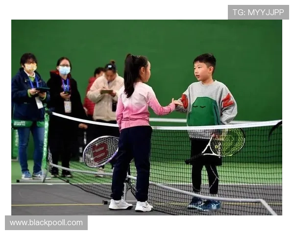 广州网球队在世界杯预选赛中的灵活性展现与战术分析 广州网球队在世界杯预选赛中的灵活性展现与战术分析